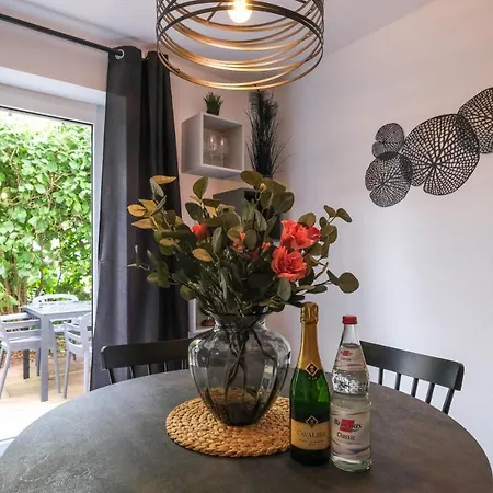 Pfaelzer Weinperle Mit Terrasse דירה